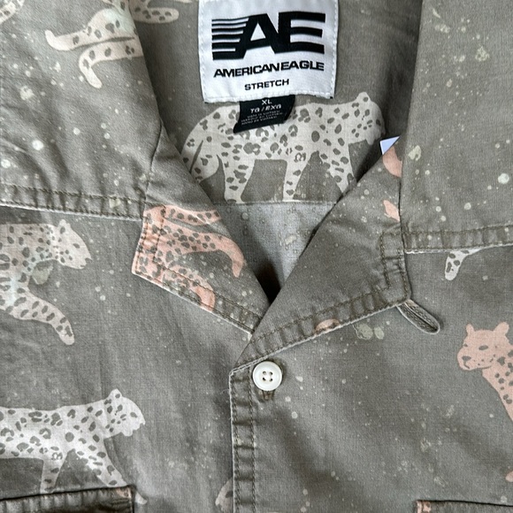 American Eagle Stretch Printed Button-Up Poolside Shirt - Picture 7 of 9